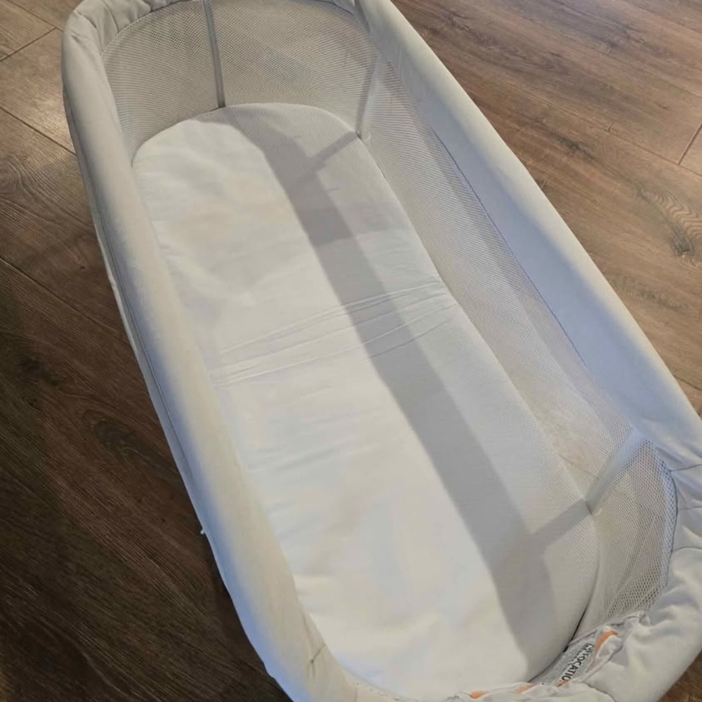 Travel White Baby Bassinet with Mesh Sides